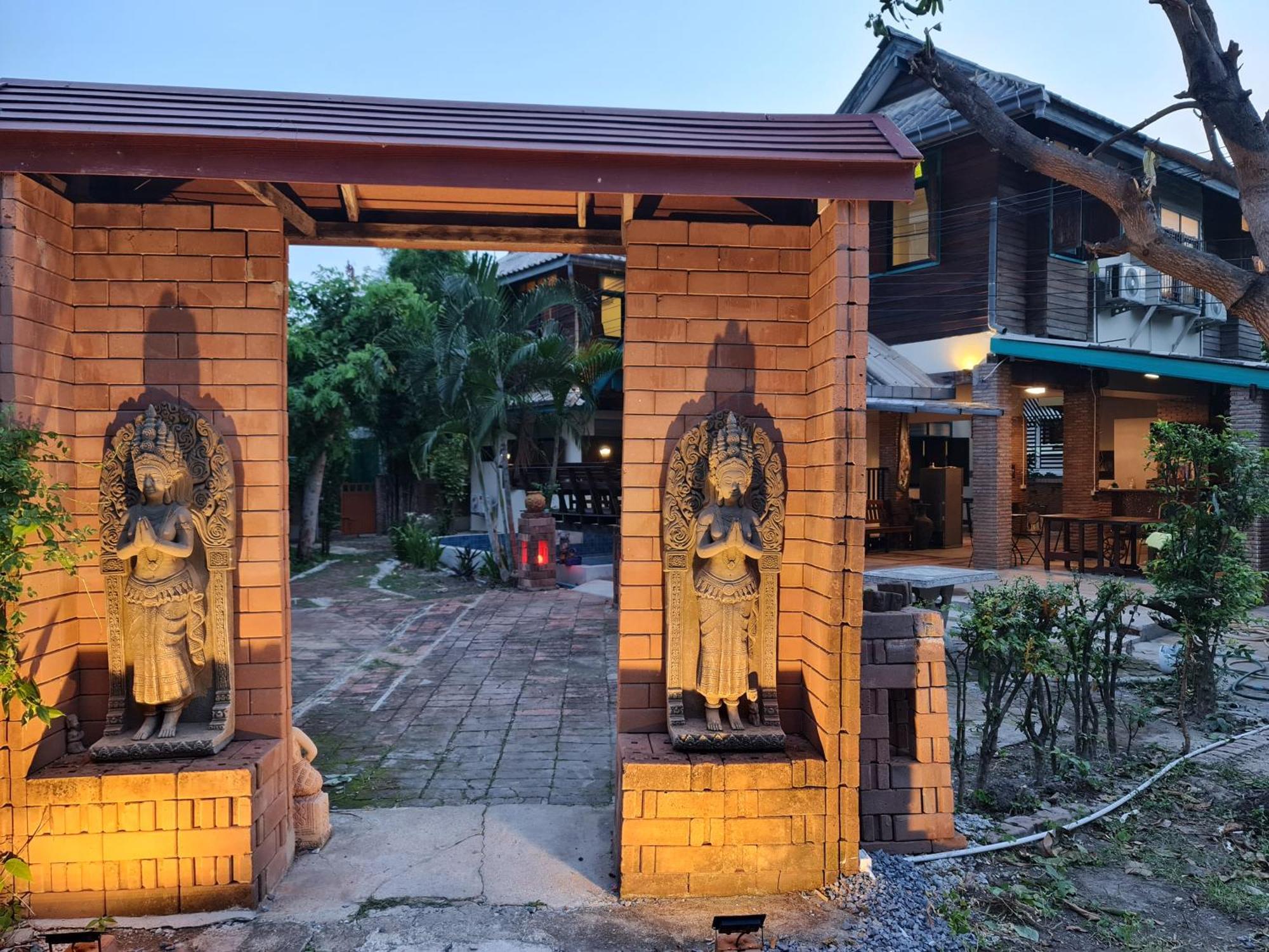 Tepbunthomhouse Ayutthaya Phra Nakhon Si Ayutthaya Exterior foto
